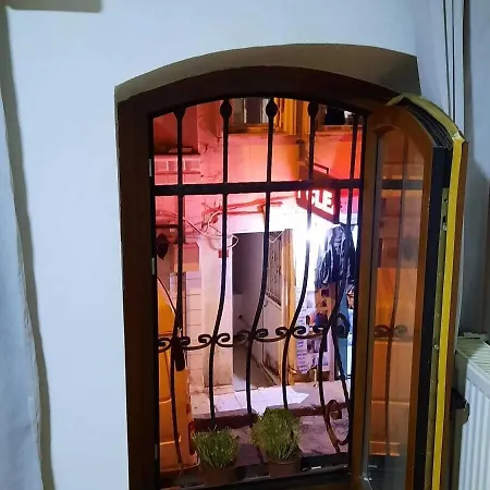 Nana Taksim Apartman *